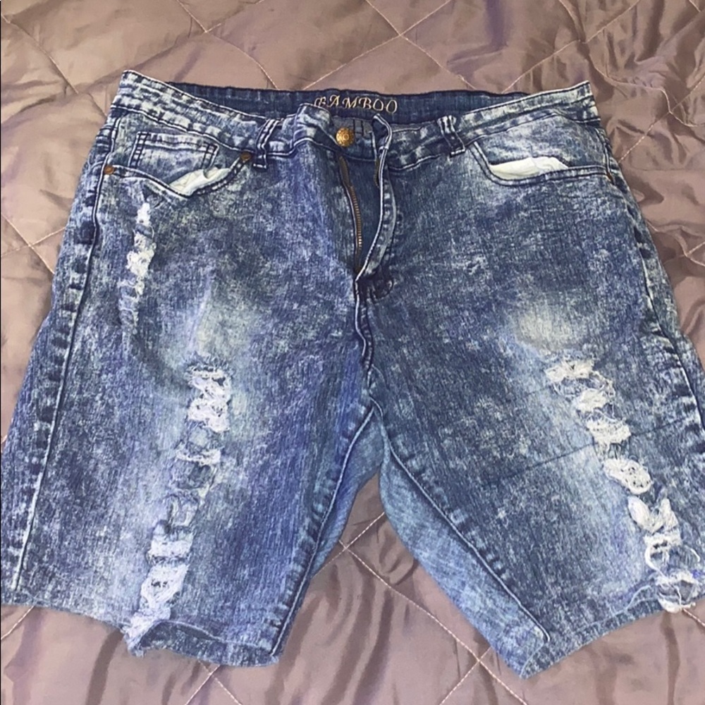 Shorts - Picture 2 of 5